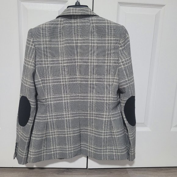 Woman Jackets - Picture 1 of 9